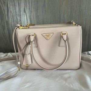 Prada Galleria Saffiano leather medium bag